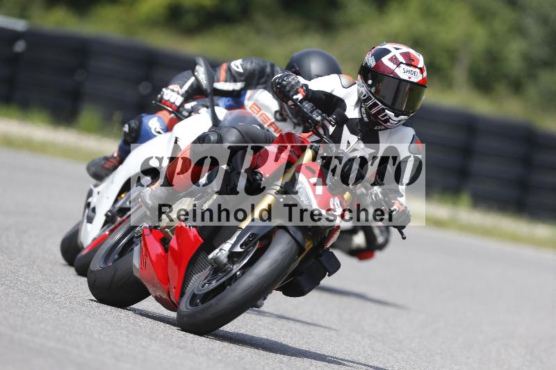 /Archiv-2025/27 12.06.2025 Ducati Schweiz Trackday Warmup  ADR/blau-bleu/19-1